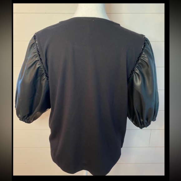 Laundry by Shelli Segal black tee with faux leather pleather puff sleeves size L - Picture 2 of 8